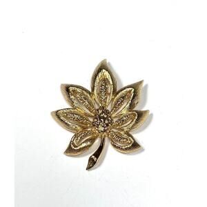 MONET Brooch Leaf Gold Tone Pin Vintage Signed